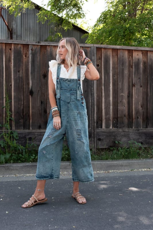 catalinion.ro | Everything You Need to Know About Denim Overalls in Street Fashion