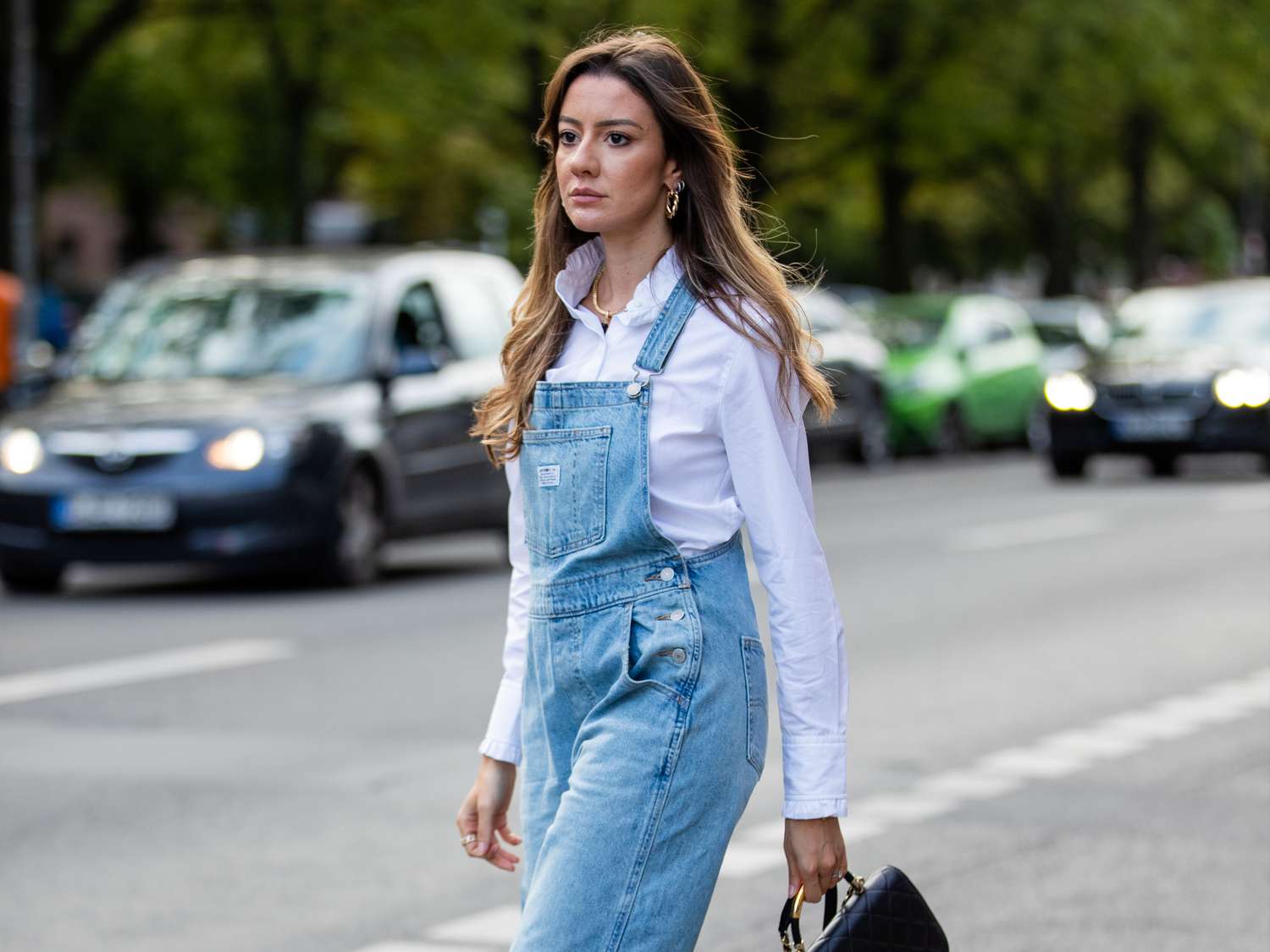 Everything You Need to Know About Denim Overalls in Street Fashion